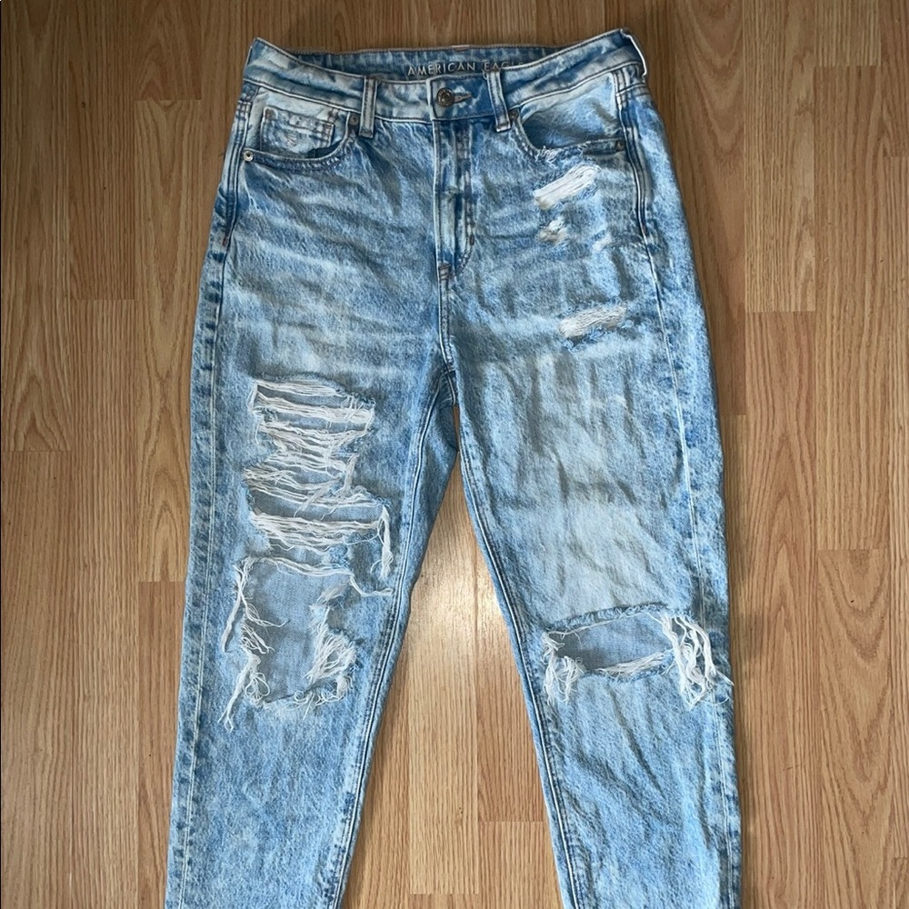 American Eagle High-waisted Ripped Jeans